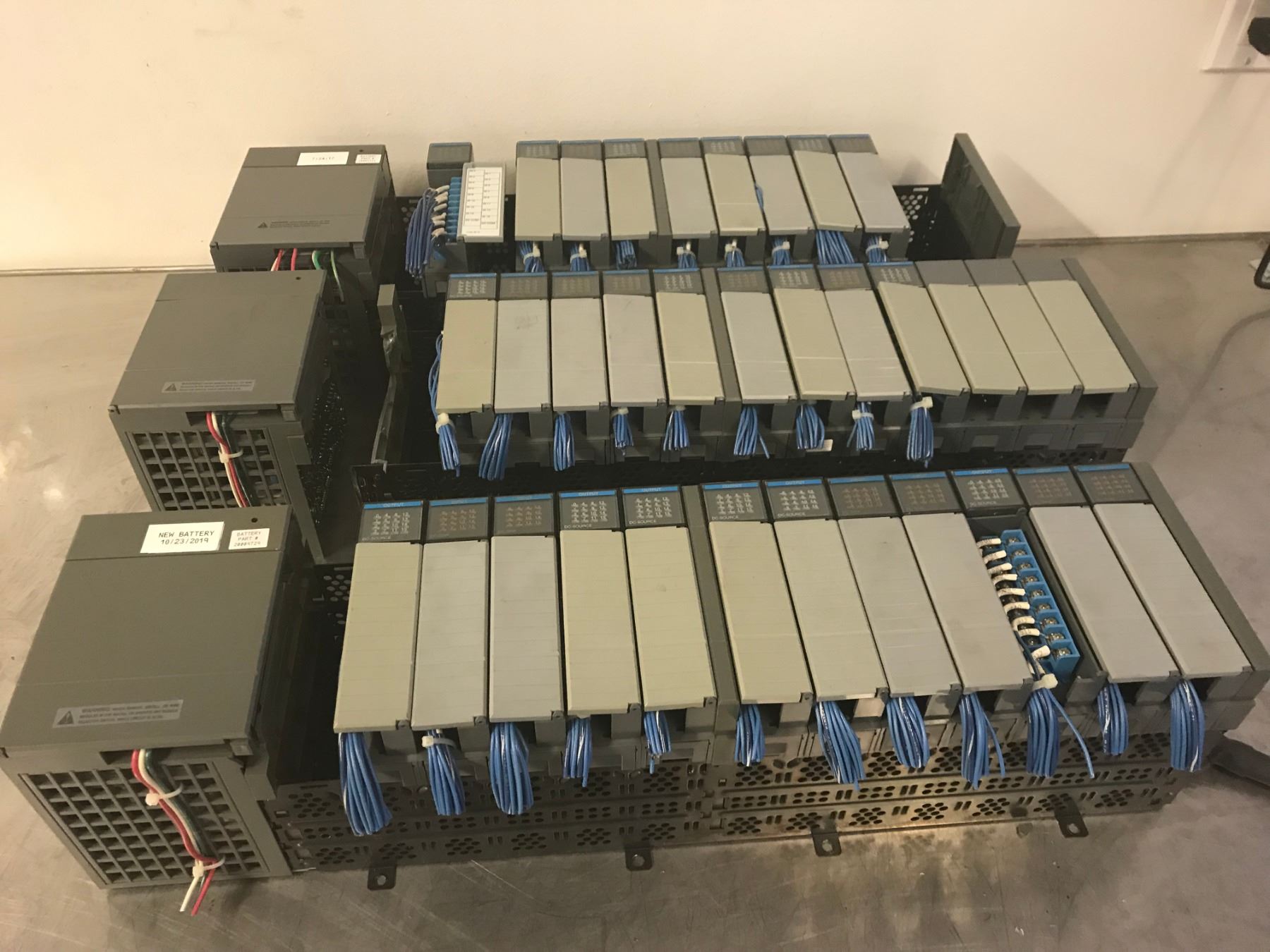 *BROKEN PLASTIC* LOT OF 3 ALLEN BRADLEY PLC RACK W/CARDS