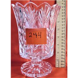 7 1/2" PEDISTAL BASE CRYSTAL VASE