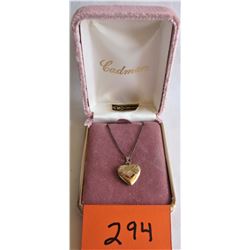HEART SHAPE PICTURE LOCKET - 18" CHAIN - GOLD FILL