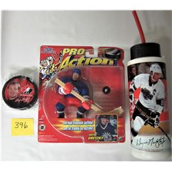 WAYNE GRESTSKY LOT PHOTO PUCK - H20 BOTTLE - PRO ACTION FIGURE