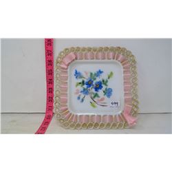 MILK GLASS SCALLOPED PLATE 1900-20