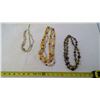 Image 1 : LOT OF 1950'S NECKLACES (4)