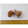 Image 1 : TWO CREEDITE CRYSTALS
