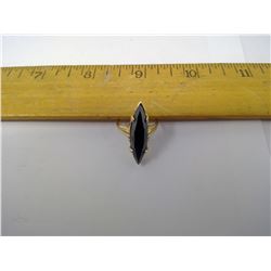 VINTAGE "BLACK ALASKAN" (HEMATITE) GOLD RING - SIZE 6.5