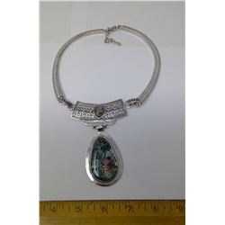 PAU PAUA SHELL NECKLACE