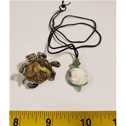 AVENTURINE AND HOWLITE NECKLACE, MOTHER OF PEARL TURTLE