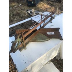 "HUB" ANTIQUE MITRE SAW - 32" LONG