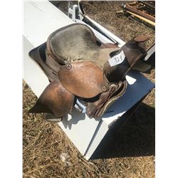 WESTERN SADDLE WITH STIRRUPS