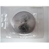 Image 2 : 1988  1 TROY OUNCE .9999 SILVER CANADIAN  $5.00 MAPLE LEAF