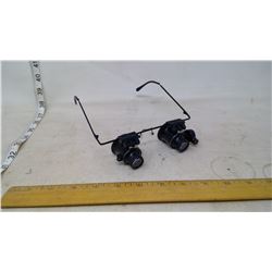 Magnifying Glasses w/ Light