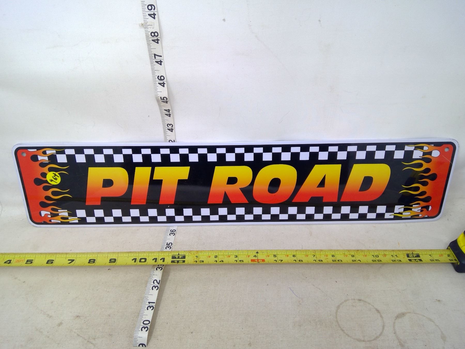 pit road sign