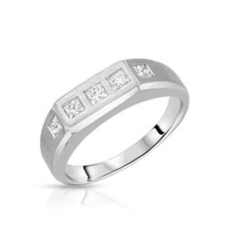 14KT White Gold 0.59ctw Diamond Ring