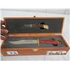 Image 2 : V2 Winchester Set of Hunting Knives & Wood Case & Holster Never Used