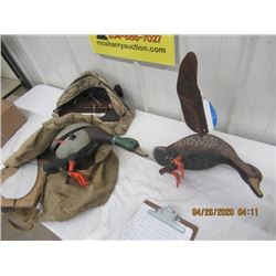 QQQ 2 Expedite Edge Battery Duck Decoys 1) Drake 1) Hen