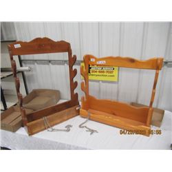 BBB 2 Wood Gun Racks w Chain Lock
