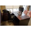 Image 1 : RECEPTION DESK W/ OFFICE CHAIR, COMPUTER, HUTCH,