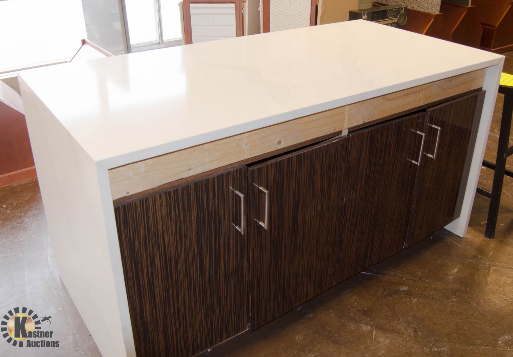 GRANITE TOP STORAGE / TABLE