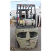Image 4 : UN 3-STAGE LPG/GAS FORKLIFT W/ SIDESHIFT