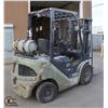 Image 5 : UN 3-STAGE LPG/GAS FORKLIFT W/ SIDESHIFT