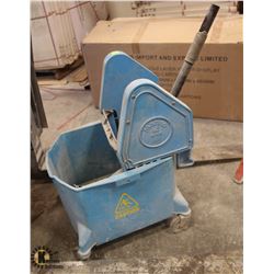 MARINO MOP BUCKET W/ WRINGER