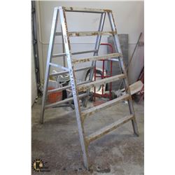 STURDY ALUMINUM 6 FOOT WORK LADDER