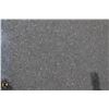 Image 2 : LARGE BLACK GRANITE SLAB W/ ROUGH EDGES