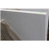Image 2 : LARGE WHITE CORNER GRANITE COUNTERTOP