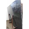 Image 2 : LARGE DARK BROWN GRANITE SLAB W/ ROUGH EDGES