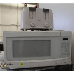 WHITE LG MICROWAVE & RIVAL TOASTER