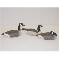 LOT (3) MINIATURE CARVED & PAINTED GEES