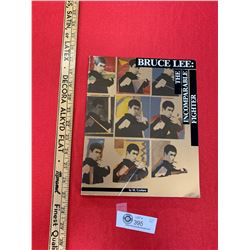 Bruce Lee the incomparable fighter book