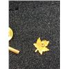 Image 2 : Vintage 14 karat gold maple leaf tie pin
