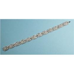 An Art Deco design, diamond set 18 kt. 