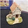 Image 2 : Lilliput Lane Hampton Moat L2057
