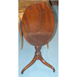 OVAL MAHOGANY CANDLE STAND