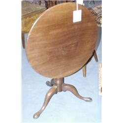 QUEEN ANNE MAHOGANY TILT TOP TABLE with
