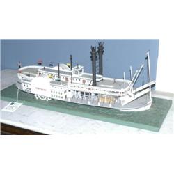 SCALE MODEL OF A PADDLE WHEELER