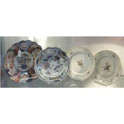 PAIR OF EARLY FRENCH HARD PASTE PLATES 