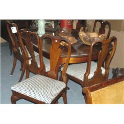 QUEEN ANNE STYLE DINING SET consisting 