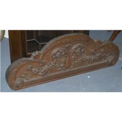 VICTORIAN CARVED OAK CREST 