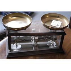 VICTORIAN GOLD SCALE