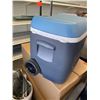 Image 2 : Igloo Portable Cooler w/ Wheels