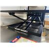 Image 2 : Adjustable Workstation