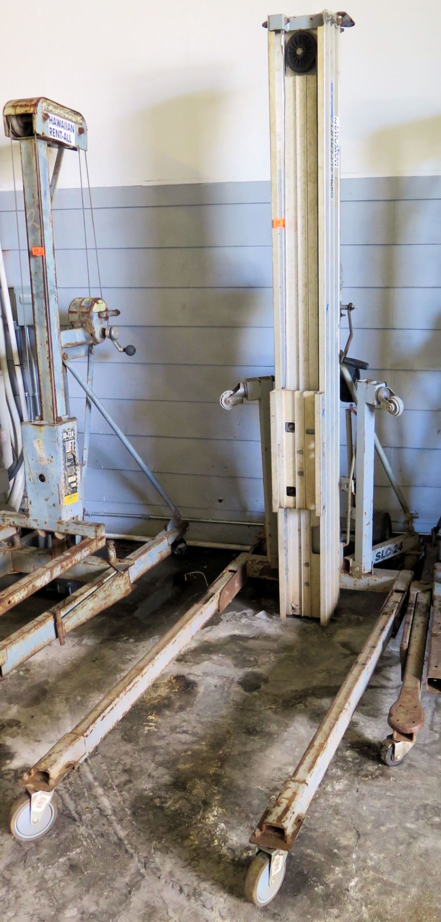 Genie Superlift Contractor SLC-24 Heavy Duty Material Lift Capacity 650 lbs