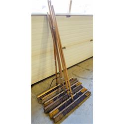 LOT OF 6 - 36" PUSH BROOMS