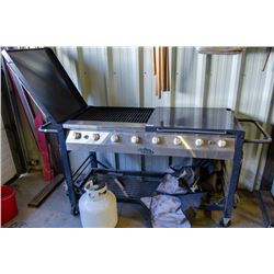 LARGE GRILL CHEF BBQ W/ PROPANE TANK & COVER