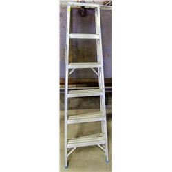 ALUMINUM 6 FOOT A-FRAME LADDER