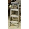 Image 1 : FEATHERLITE 4 FOOT ALUMINUM A-FRAME LADDER