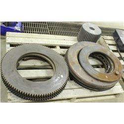 PALLET OF ASSORTED DRAW WORKS WINCH CLUTCH PARTS