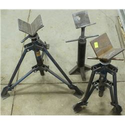 LOT OF 2 SHORT  TRIPOD V-HEAD PIPE JACK